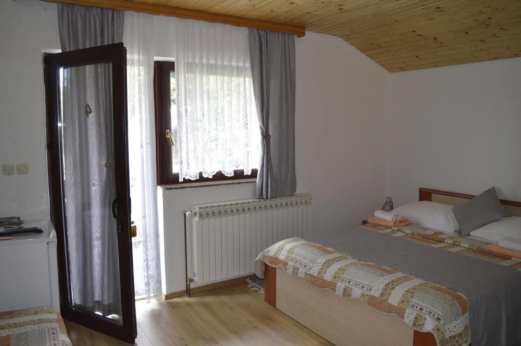 Апартаменты House Jelena Селиште-Дрежничко Экстерьер фото
